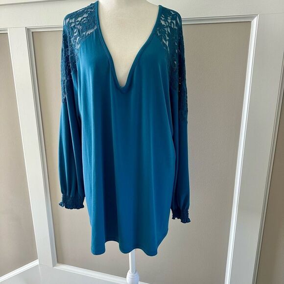 Torrid Studio Knit blue, lace sleeve blouse. - Picture 3 of 6